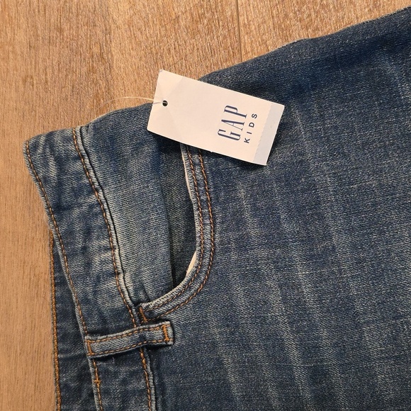 GAP-Shorty Shorts- Girls  Jean Shorts Medium Blue Frayed Hem. Size 18 Plus. NWT! - Picture 5 of 5